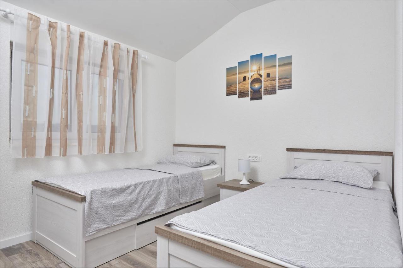 Apartments & Rooms Seaside Kaštela Kültér fotó