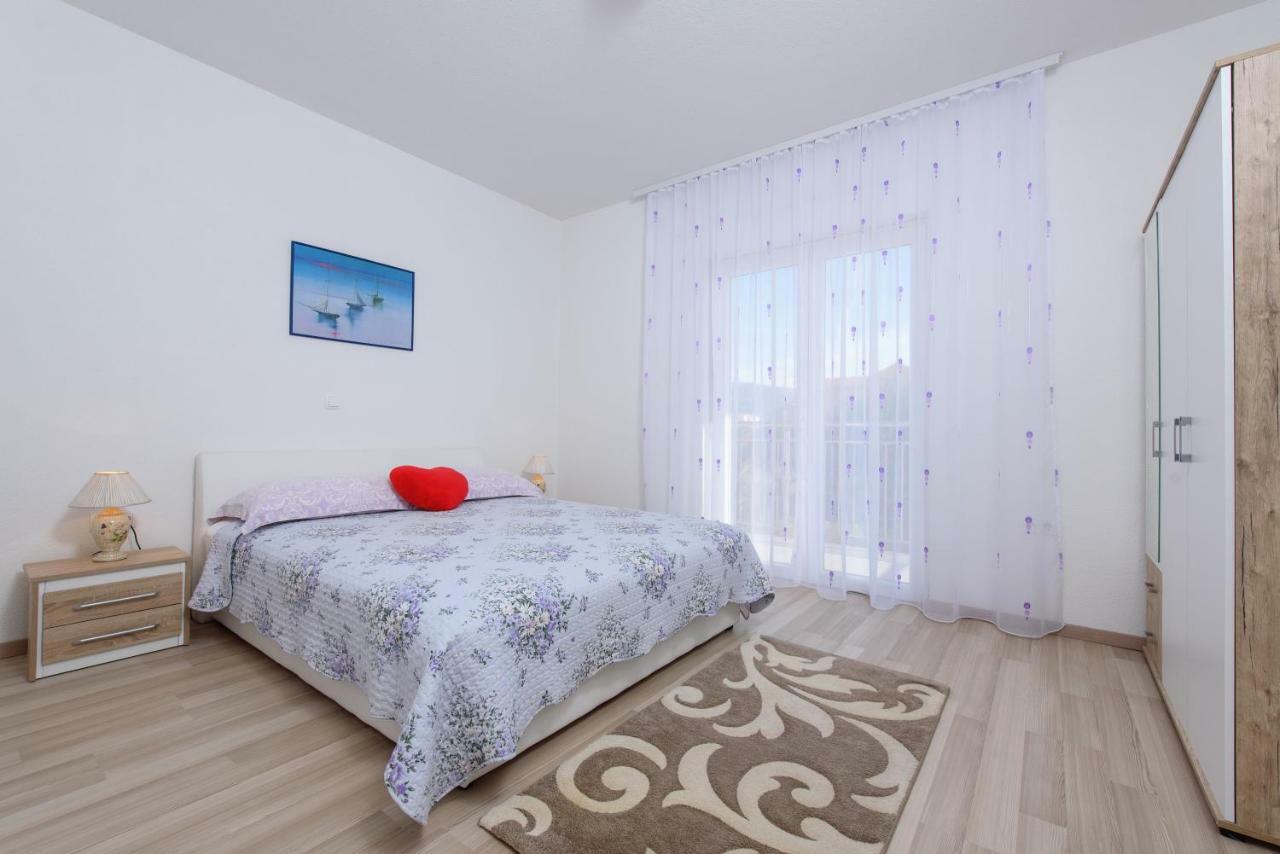 Apartments & Rooms Seaside Kaštela Kültér fotó
