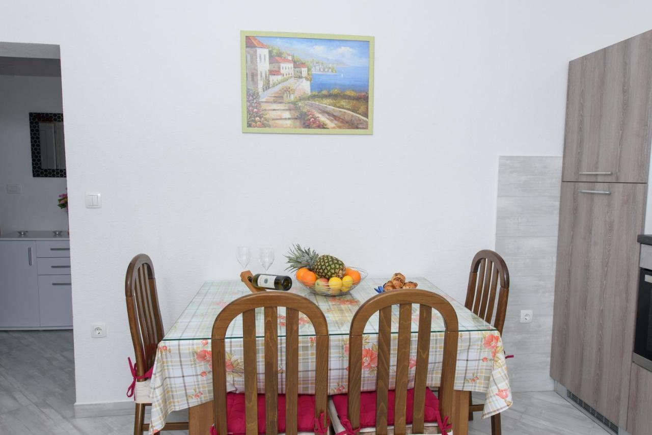 Apartments & Rooms Seaside Kaštela Kültér fotó